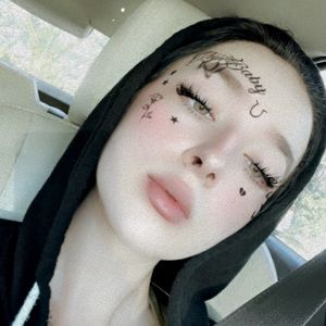 Meet your Posher, Adriana